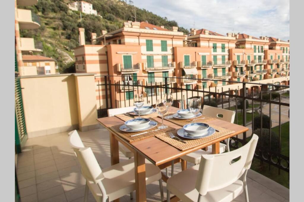 Appartamento Ristrutturato Con Terrazzo Varazze Exterior photo